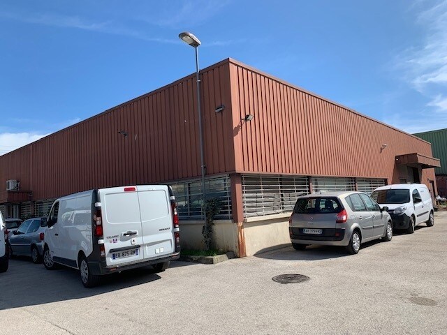Plus de détails pour Industriel/Logistique à louer
