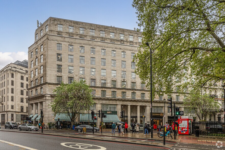 52 Grosvenor Gdns, Londres à louer - Photo de l’immeuble – Image 3 sur 9