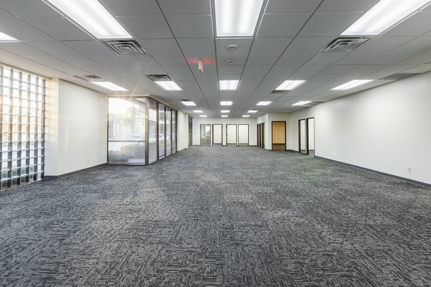 2155 Chenault Dr, Carrollton, TX à louer - Autre – Image 2 sur 16