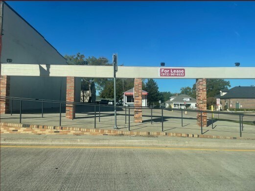 111 N Goliad St, Rockwall, TX à louer - Photo de l’immeuble – Image 1 sur 2