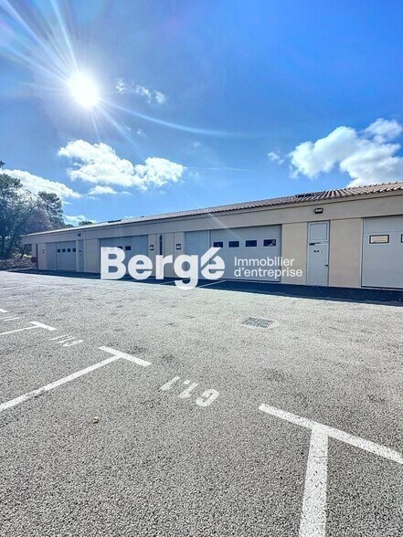Industriel/Logistique dans Valbonne à louer - Photo de l’immeuble – Image 2 sur 15
