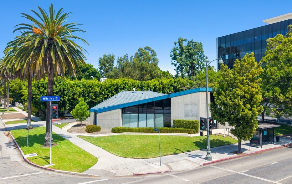 4333 Wilshire Blvd, Los Angeles, CA à vendre - Photo de l’immeuble – Image 1 sur 11