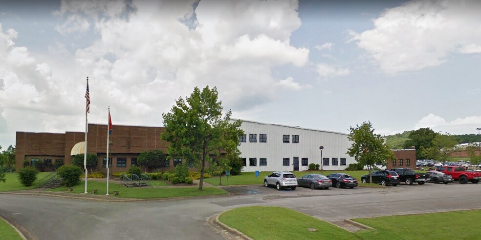 260 Bennett Dr, Pulaski, TN à louer - Photo de l’immeuble – Image 2 sur 7