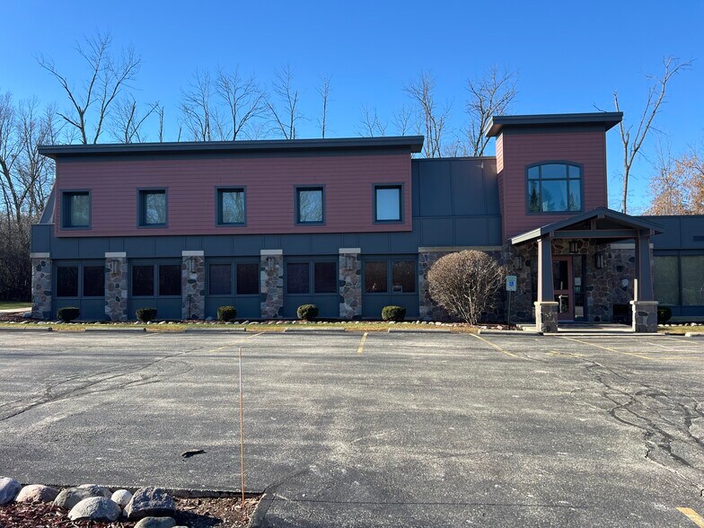 2601 W Mequon Rd, Thiensville, WI à vendre - Photo de l’immeuble – Image 2 sur 5