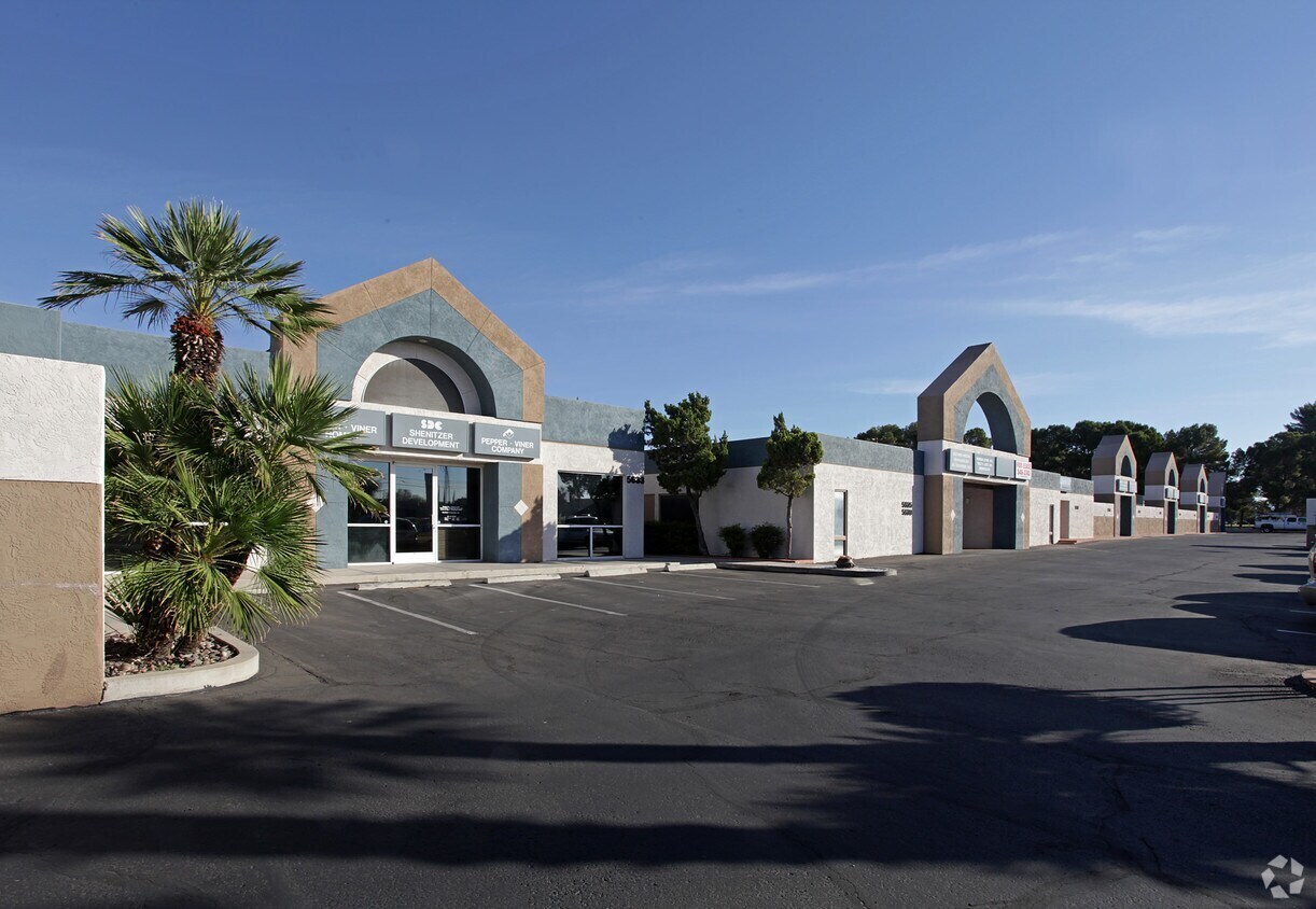 5625-5679 E Grant Rd, Tucson, AZ à louer Photo principale– Image 1 sur 5