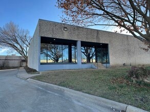 2014 Platinum St, Garland, TX à vendre Photo de l’immeuble– Image 2 sur 8