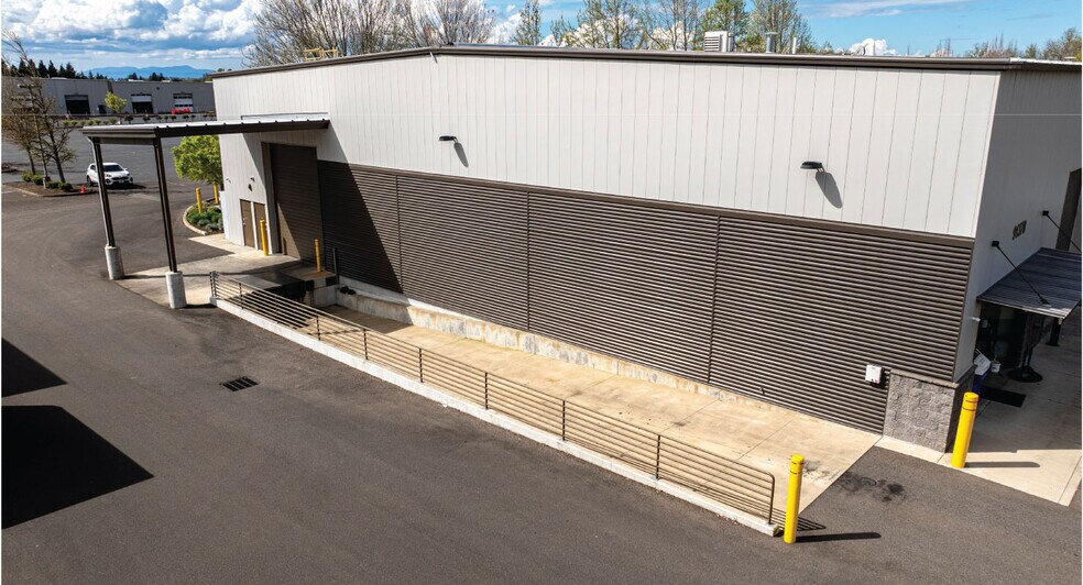 91370 N Coburg Industrial Way, Coburg, OR à louer - Photo de l’immeuble – Image 3 sur 9