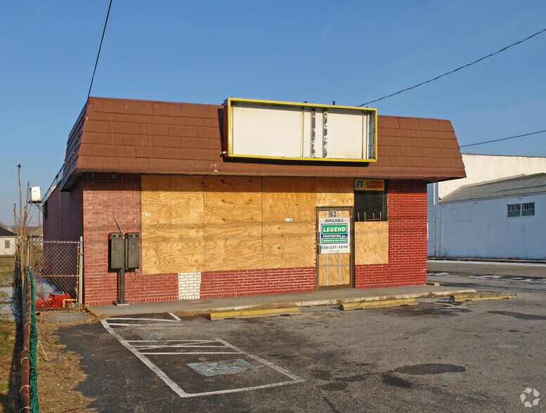 63 E Main St, Penns Grove, NJ à vendre - Photo de l’immeuble – Image 2 sur 2