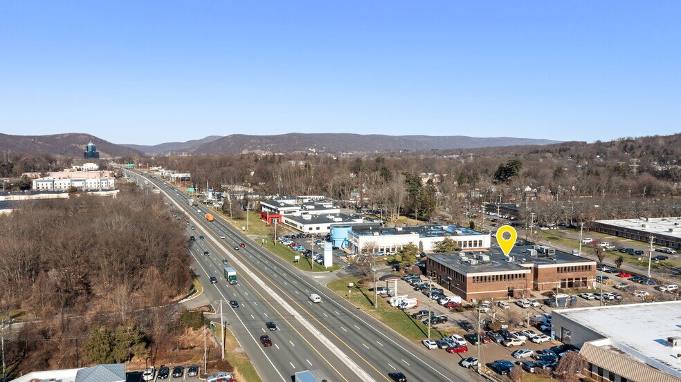 1 Lethbridge Plz, Mahwah, NJ à louer - Aérien – Image 2 sur 22