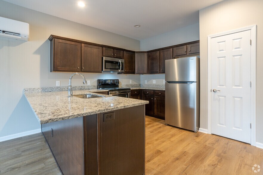 7302 Tiger Way, Louisville, KY à vendre - Photo intérieure – Image 2 sur 20