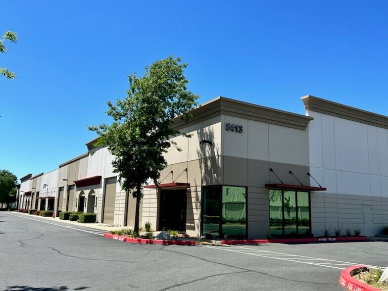 8413 Washington Blvd, Roseville, CA à louer - Photo de l’immeuble – Image 1 sur 10