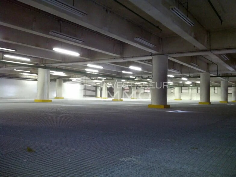 Local d’activités dans Bagnolet à louer - Photo de l’immeuble – Image 2 sur 6