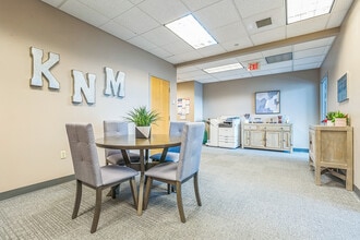 211 Fulton St, Peoria, IL à louer Photo intérieure– Image 1 sur 9