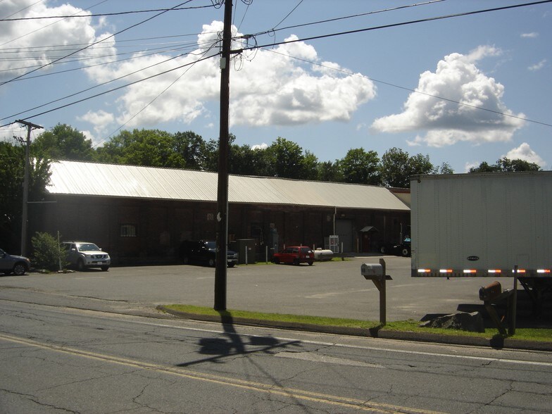 44 Depot St, Belchertown, MA à louer - Photo de l’immeuble – Image 2 sur 19