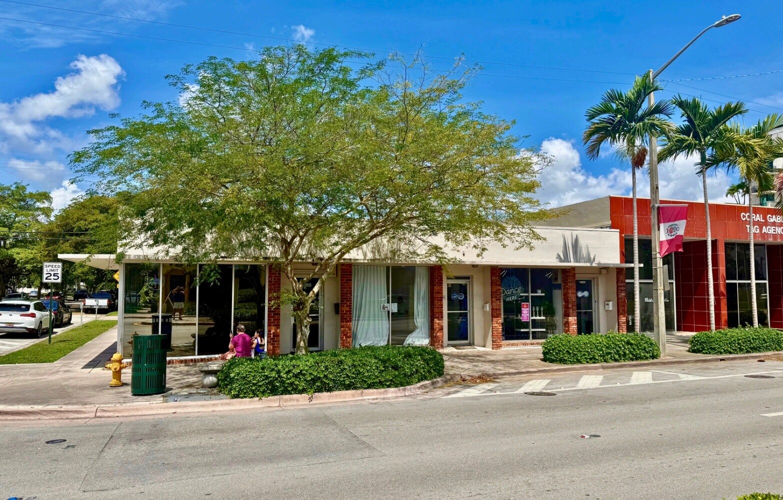 1424-1430 PONCE DE LEON BLVD + Lot portefeuille de 2 biens à vendre sur LoopNet.fr Photo de l’immeuble– Image 1 sur 14