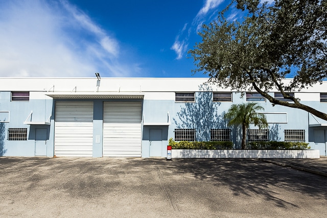 8335-8349 NW 64th St, Miami, FL à vendre - Photo de l’immeuble – Image 1 sur 8