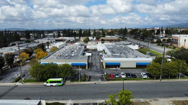 Plus de détails pour 5405 Arrow Hwy, Montclair, CA - Local d'activités à louer