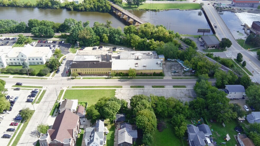 340 N Franklin St, Janesville, WI à vendre - Photo de l’immeuble – Image 3 sur 10