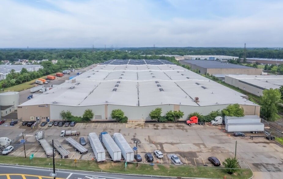 1665 Jersey Ave, North Brunswick, NJ à louer - Photo de l’immeuble – Image 3 sur 5