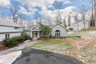 Plus de détails pour 1303 Evergreen Dr, Bethlehem, PA - Spécialisé à vendre