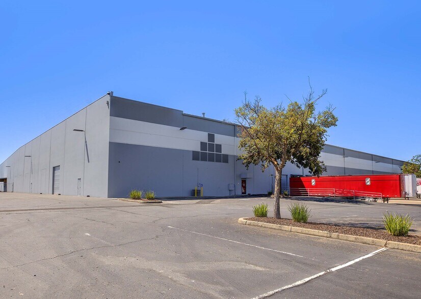 1401 Aviation Blvd, Lincoln, CA à louer - Photo de l’immeuble – Image 1 sur 2
