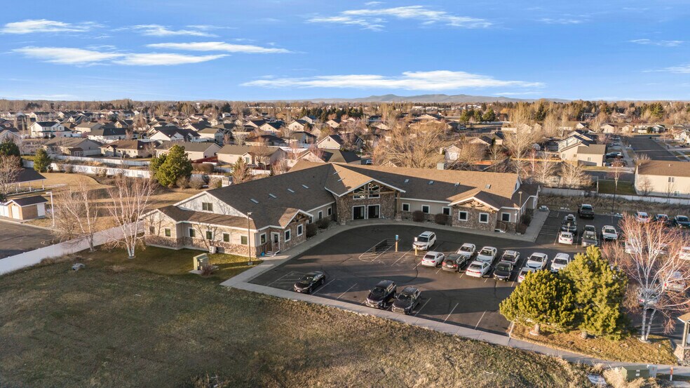 346 Grand Loop, Rexburg, ID à louer - Photo de l’immeuble – Image 2 sur 8