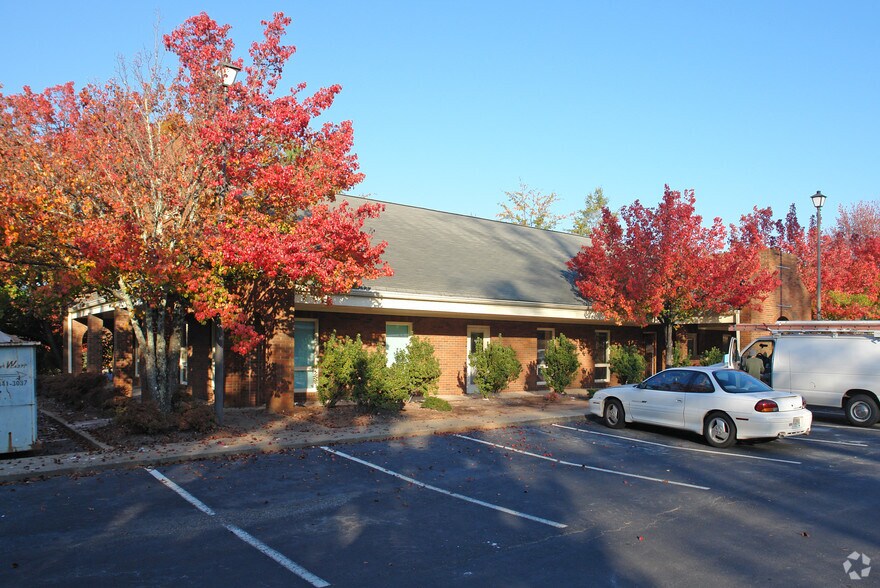 1345 Hembree Rd, Roswell, GA à vendre - Photo de l’immeuble – Image 2 sur 14
