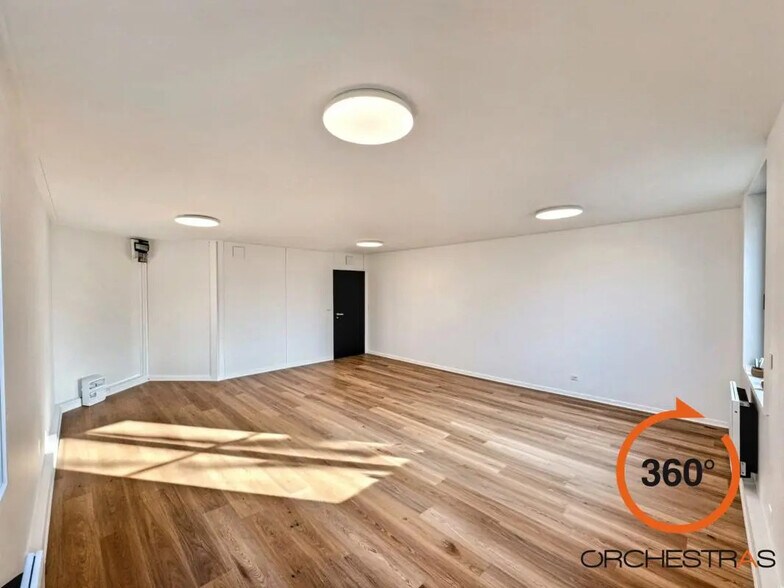 Bureau dans Lognes à louer - Photo de l’immeuble – Image 2 sur 18