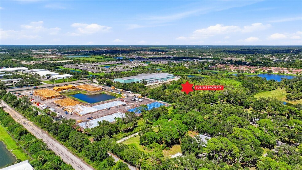 7845 27th St, Sarasota, FL à vendre - Photo de l’immeuble – Image 3 sur 3