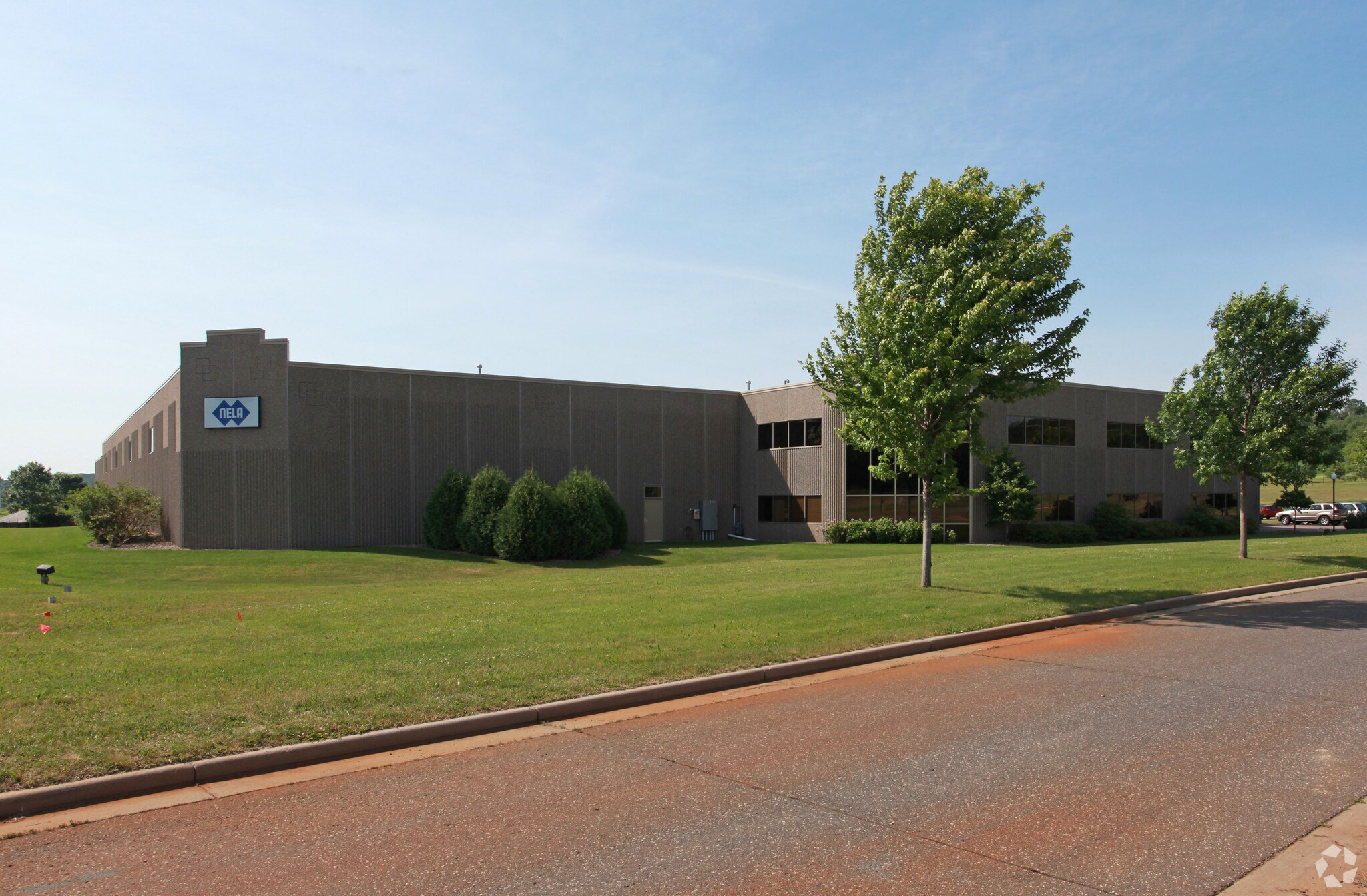 610 Whitetail Blvd, River Falls, WI à vendre Photo de l’immeuble– Image 1 sur 16