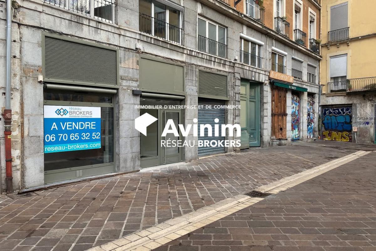 Local commercial dans Grenoble à vendre Photo de l’immeuble– Image 1 sur 26