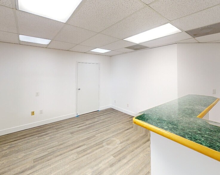 1111 SE Federal Hwy, Stuart, FL à louer - Numérisation 3D Matterport – Image 3 sur 11