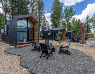 Plus de détails pour 102 Cottonwood St, Idaho City, ID - Hôtellerie à vendre