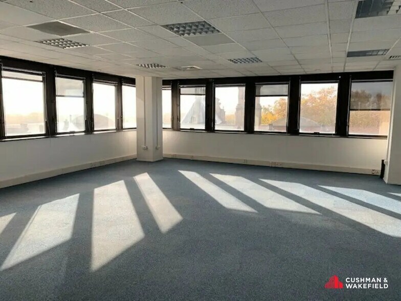 Bureau dans Bordeaux à louer - Photo de l’immeuble – Image 1 sur 8