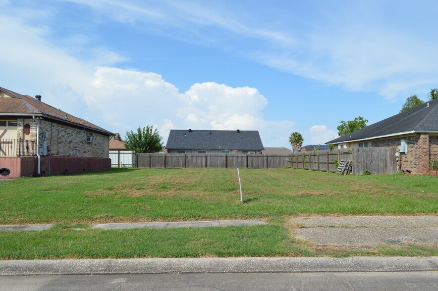 NORA: 100+ Res Lots and 40+ Non-Res Lots portefeuille de 2 biens à vendre sur LoopNet.fr - Photo de l’immeuble – Image 3 sur 3