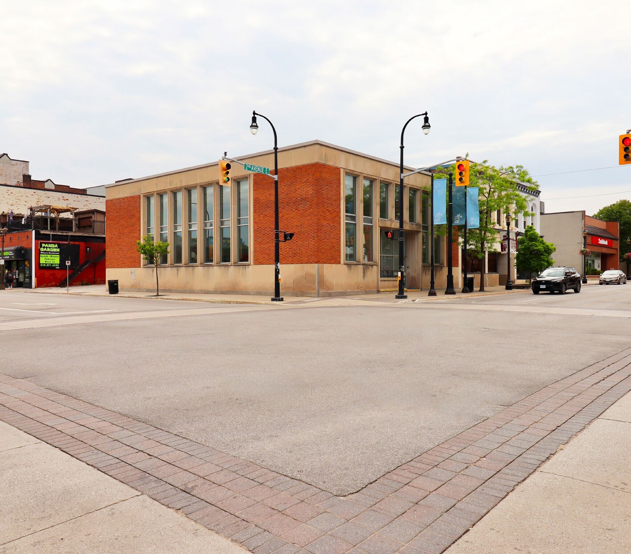 899 2nd Av E, Owen Sound, ON à vendre Photo de l’immeuble– Image 1 sur 13