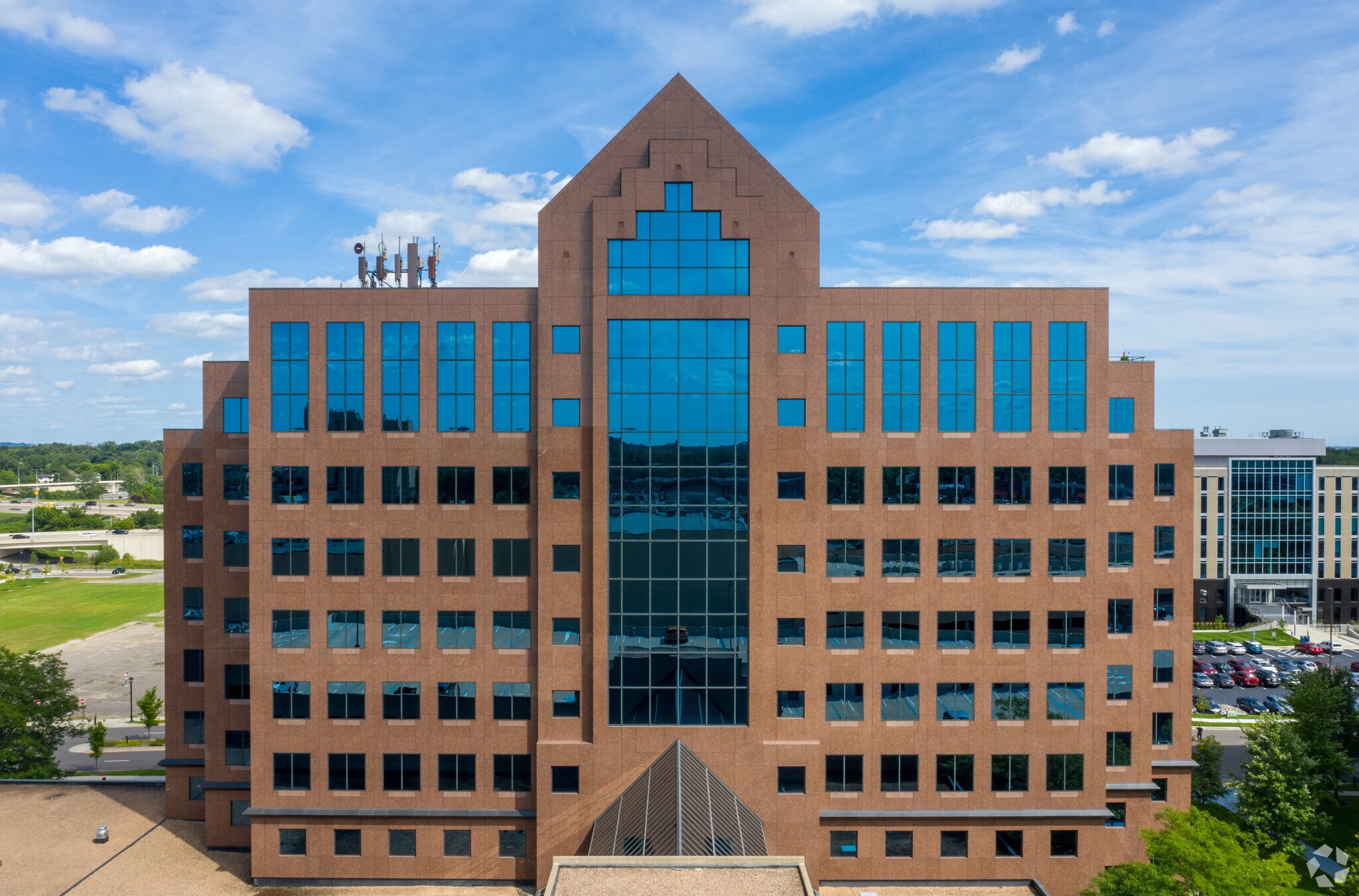 1550 Utica Ave S, Saint Louis Park, MN à louer Photo principale– Image 1 sur 3