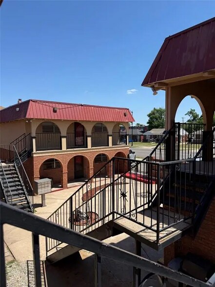 3815 NW 23rd St, Oklahoma City, OK à vendre - Photo de l’immeuble – Image 2 sur 14