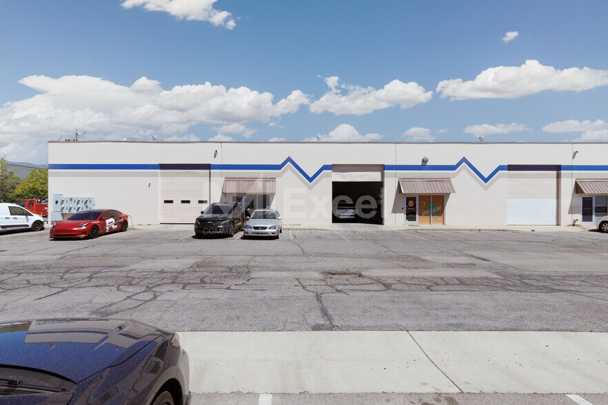 1901 W 2425 S, Woods Cross, UT à louer - Photo de l’immeuble – Image 3 sur 6