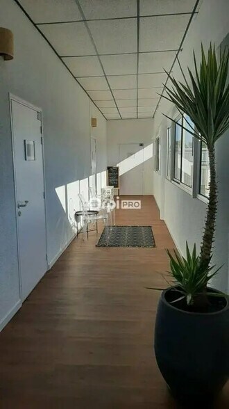 Local d’activités dans Serres-Castet à louer - Photo de l’immeuble – Image 2 sur 3