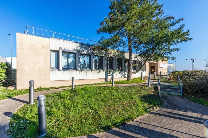 33 Avenue De Poissy, Chanteloup-les-Vignes à vendre - Photo de l’immeuble – Image 3 sur 14