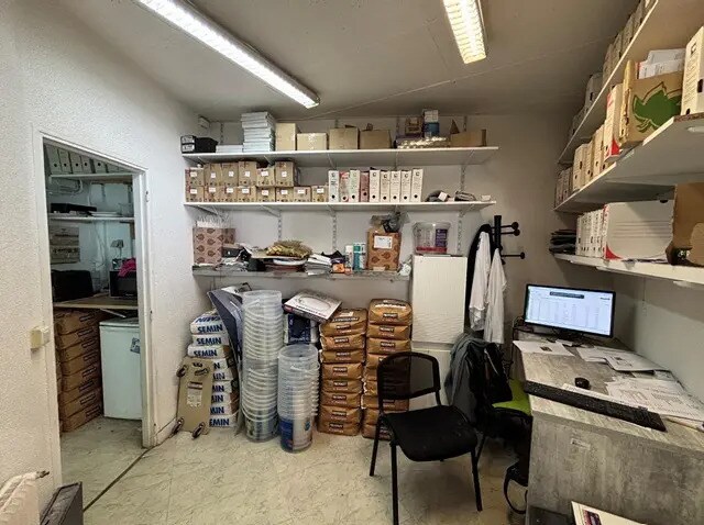 Local commercial dans Paris à louer - Photo de l’immeuble – Image 3 sur 6