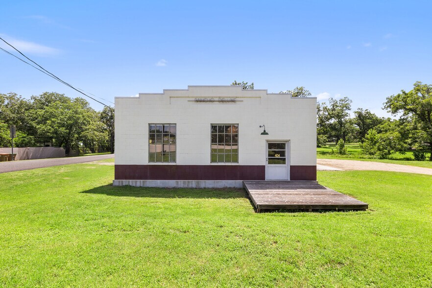 404 Nugent ave, Johnson City, TX à vendre - Photo de l’immeuble – Image 3 sur 45