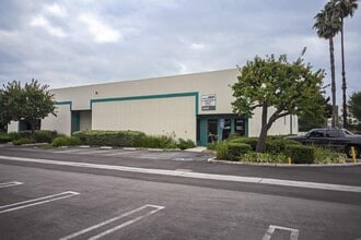 6400-6405 Independence Ave, Woodland Hills, CA à louer Photo intérieure– Image 1 sur 1