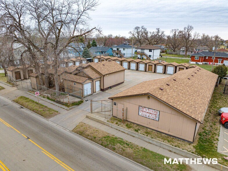 2426 9th Ave, Council Bluffs, IA à vendre - Photo de l’immeuble – Image 3 sur 5