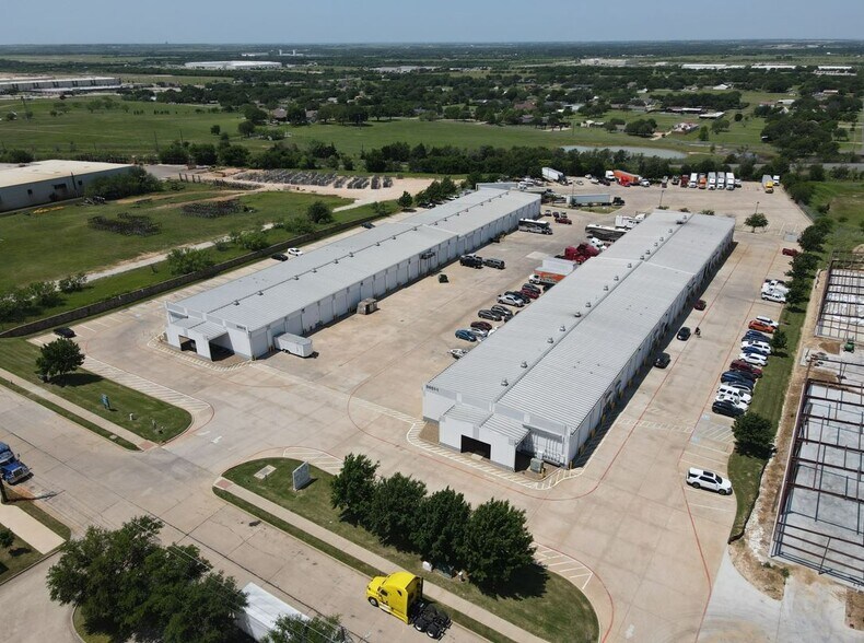 2401 Worthington Dr, Denton, TX à louer - Photo principale – Image 1 sur 13