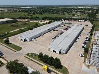 Plus de détails pour 2401 Worthington Dr, Denton, TX - Industriel/Logistique à louer