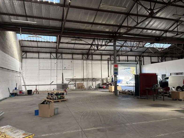 Local d’activités dans Feyzin à louer - Photo intérieure – Image 2 sur 7