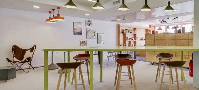 Plus de détails pour Coworking à louer