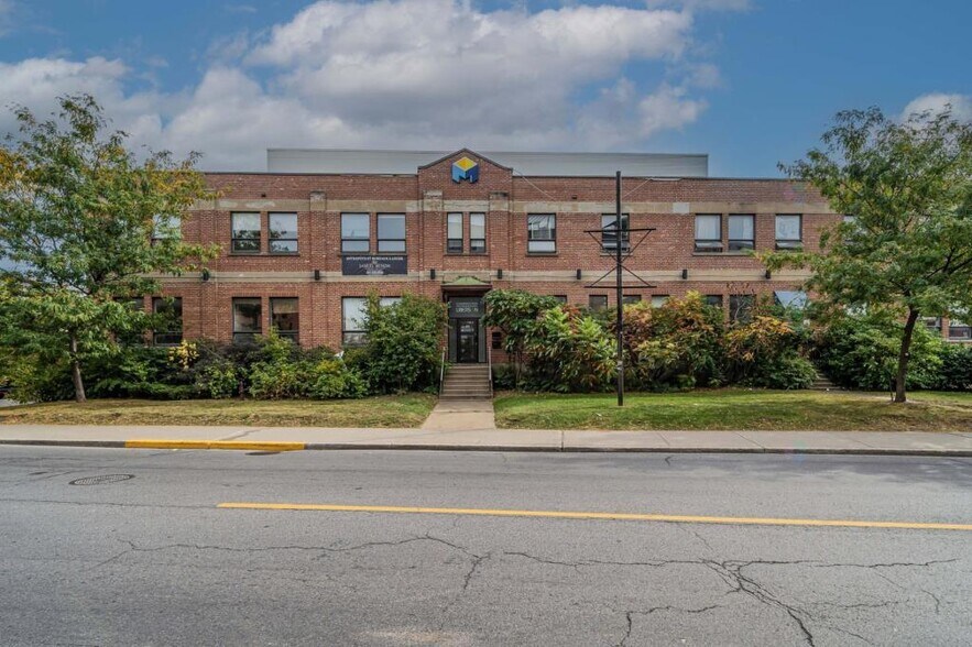 454 Av Beaumont, Montréal, QC à louer - Photo de l’immeuble – Image 1 sur 4